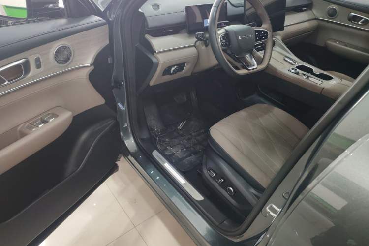 Used Chery Tiggo 8 PLUS 2025 290TGDI DCT Prestige 5-Seater Driver Seat