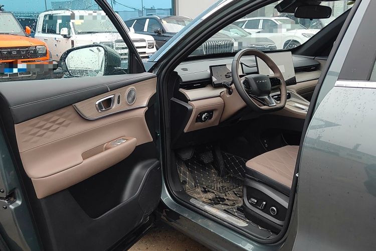 Used Chery Tiggo 8 PLUS 2025 290TGDI DCT Prestige 5-Seater Driver Seat