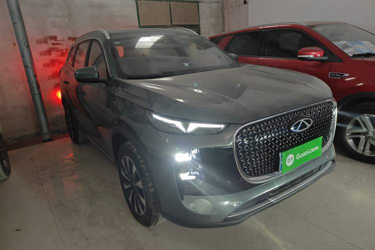 Used Chery Tiggo 8 PLUS 2025 290TGDI DCT Prestige 5-Seater Front Right 45 Deg
