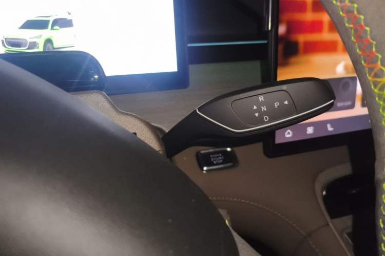 Used Chery Tiggo 8 PLUS 2025 290TGDI DCT Prestige 5-Seater Gear Lever