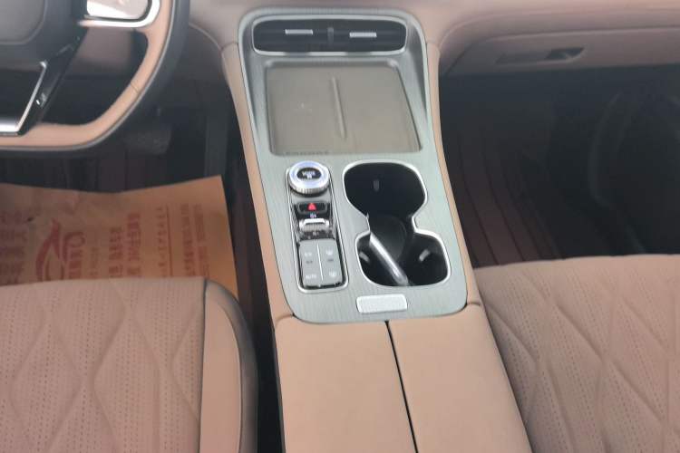 Used Chery Tiggo 8 PLUS 2025 290TGDI DCT Prestige 5-Seater Gear Lever