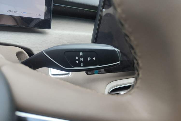 Used Chery Tiggo 8 PLUS 2025 290TGDI DCT Prestige 5-Seater Gear Lever