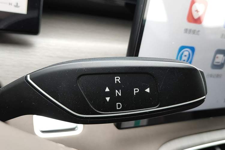 Used Chery Tiggo 8 PLUS 2025 290TGDI DCT Prestige 5-Seater Gear Lever