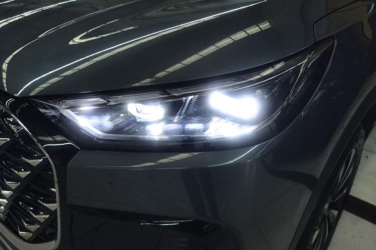 Used Chery Tiggo 8 PLUS 2025 Model 290TGDI DCT Chufeng Edition—5 Seaters Left Front Headlight