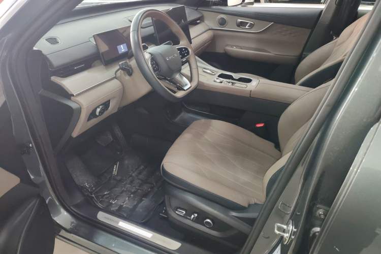Used Chery Tiggo 8 PLUS 2025 290TGDI DCT Prestige 5-Seater Left Front Seat