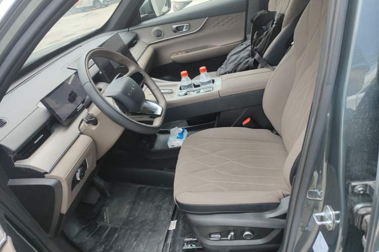 Used Chery Tiggo 8 PLUS 2025 290TGDI DCT Prestige 5-Seater Left Front Seat