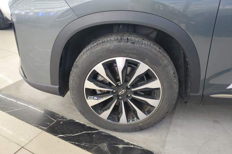 Used Chery Tiggo 8 PLUS 2025 290TGDI DCT Prestige 5-Seater Left Front Wheel Hub