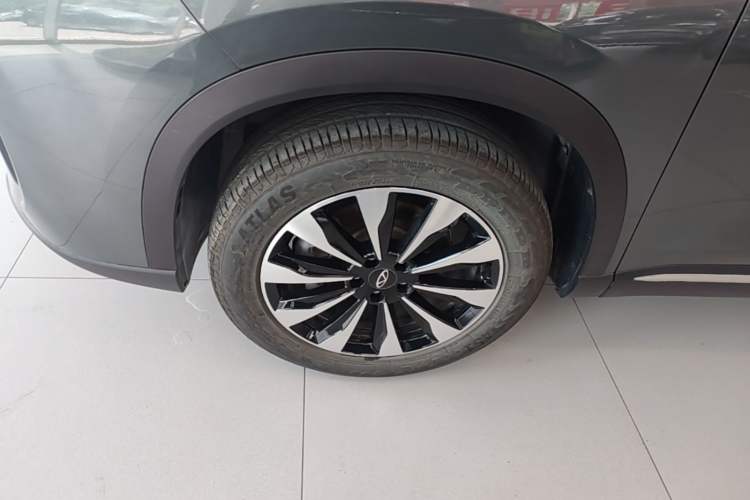 Used Chery Tiggo 8 PLUS 2025 290TGDI DCT Prestige 5-Seater Left Front Wheel Hub