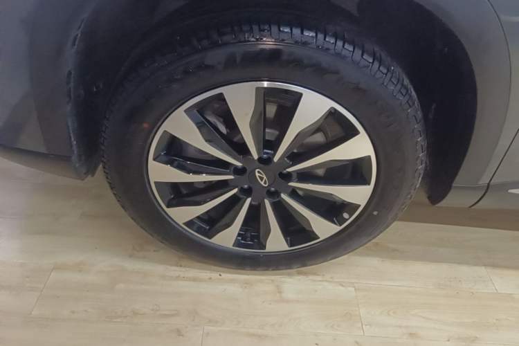 Used Chery Tiggo 8 PLUS 2025 Model 290TGDI DCT Chengshi Edition Left Front Wheel Hub