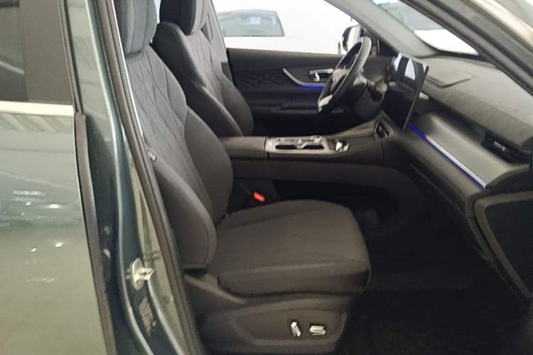 Used Chery Tiggo 8 PLUS 2025 290TGDI DCT Luxury 5-Seater Right Front Seat