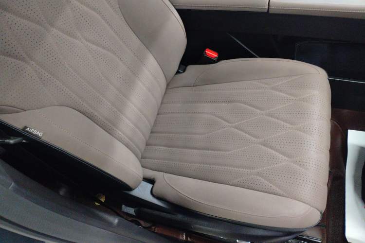 Used Chery Tiggo 8 PLUS 2025 290TGDI DCT Prestige 5-Seater Right Front Seat