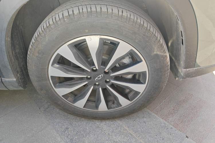 Used Chery Tiggo 8 PLUS 2025 290TGDI DCT Luxury 5-Seater Right Front Wheel Hub