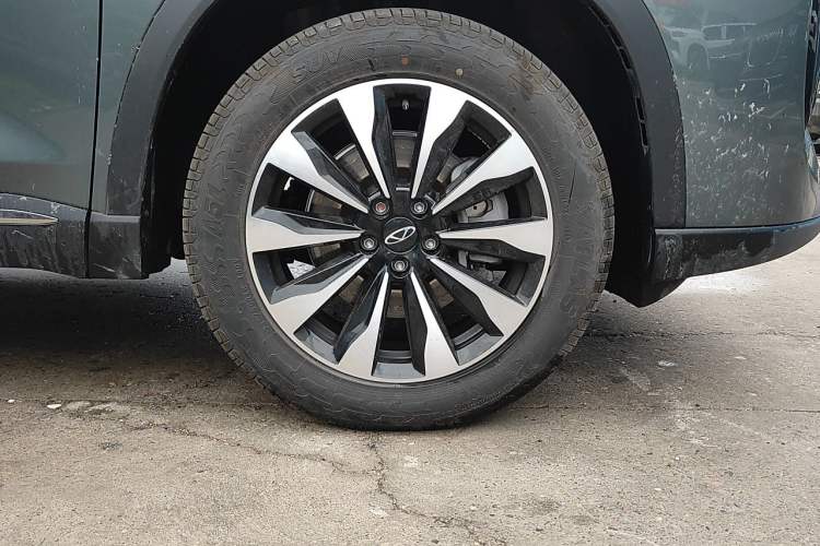 Used Chery Tiggo 8 PLUS 2025 290TGDI DCT Prestige 5-Seater Right Front Wheel Hub