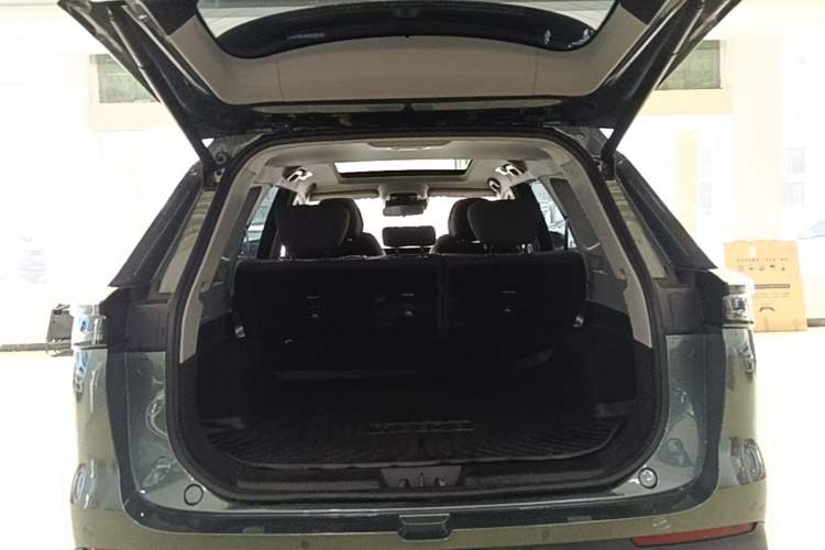 Used Chery Tiggo 8 PLUS 2025 290TGDI DCT Luxury 5-Seater Trunk