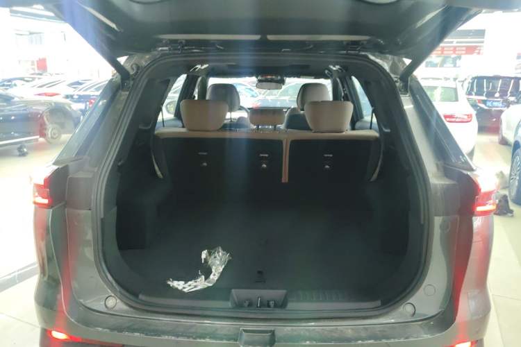 Used Chery Tiggo 8 PLUS 2025 290TGDI DCT Prestige 5-Seater Trunk