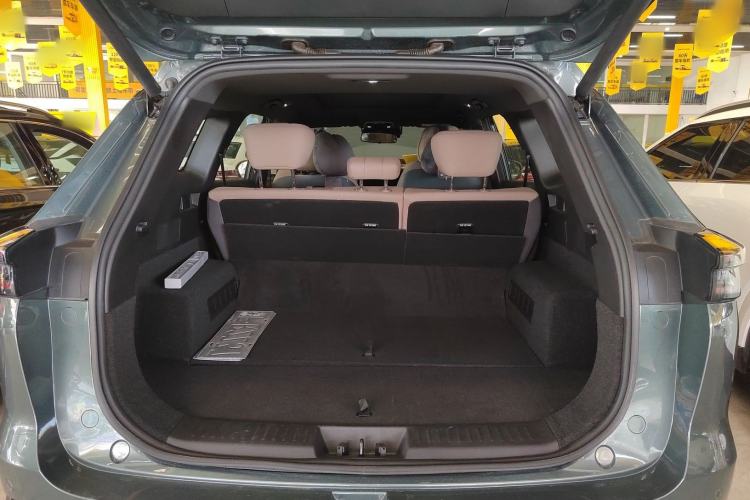 Used Chery Tiggo 8 PLUS 2025 290TGDI DCT Prestige 5-Seater Trunk