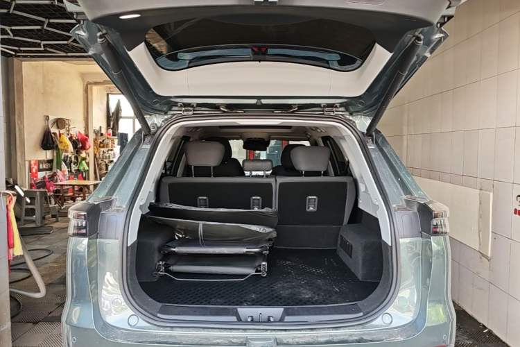 Used Chery Tiggo 8 PLUS 2025 290TGDI DCT Luxury 5-Seater Trunk