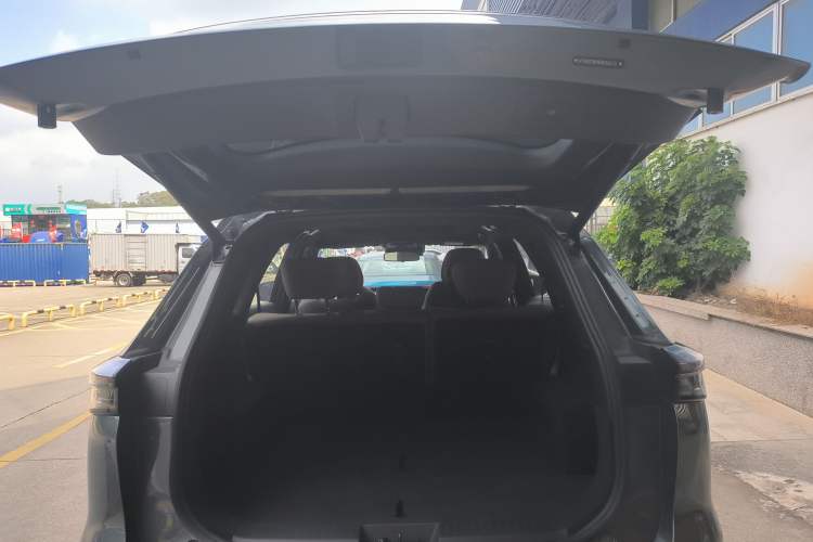 Used Chery Tiggo 8 PLUS 2025 290TGDI DCT Prestige 5-Seater Trunk