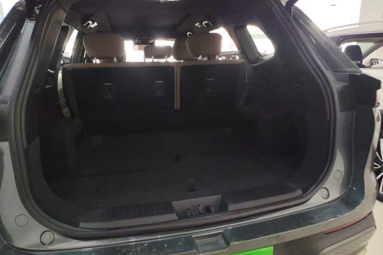 Used Chery Tiggo 8 PLUS 2025 290TGDI DCT Prestige 5-Seater Trunk