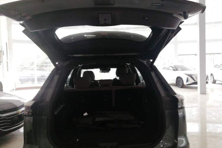 Used Chery Tiggo 8 PLUS 2025 290TGDI DCT Prestige 5-Seater Trunk