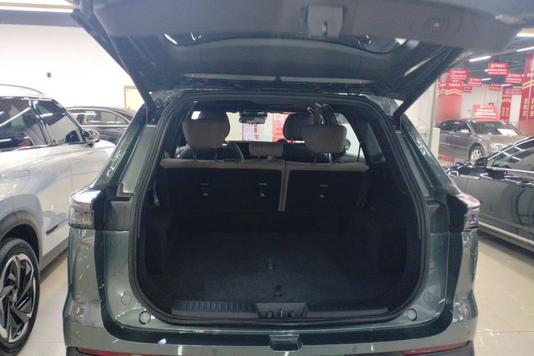 Used Chery Tiggo 8 PLUS 2025 290TGDI DCT Prestige 5-Seater Trunk