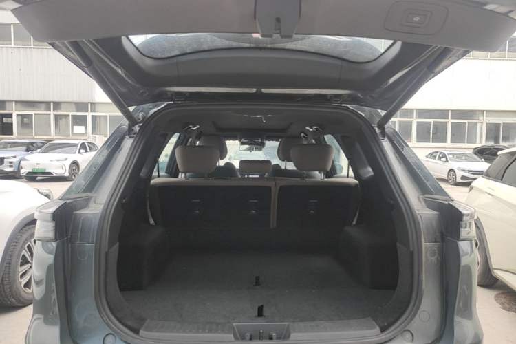 Used Chery Tiggo 8 PLUS 2025 290TGDI DCT Prestige 5-Seater Trunk