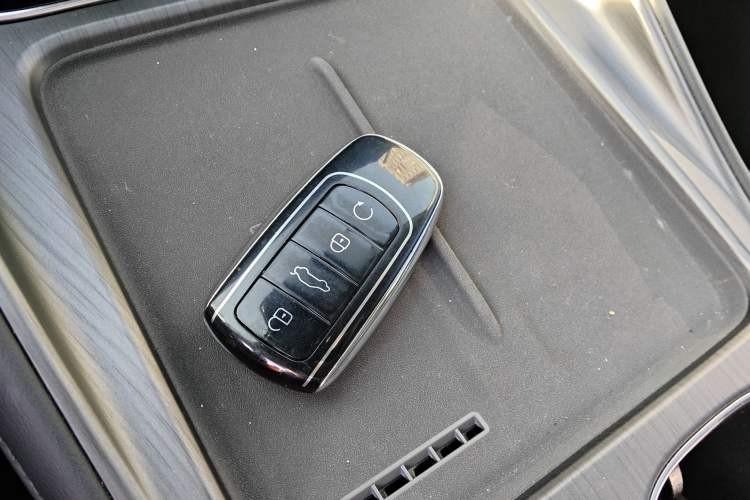 Used Chery Tiggo 8 PLUS 2025 290TGDI DCT Luxury 5-Seater Vehicle Key