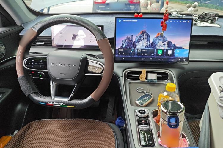 Used Chery Tiggo 8 PLUS 2025 Model 290TGDI DCT Chufeng Edition—5 Seaters Center Console