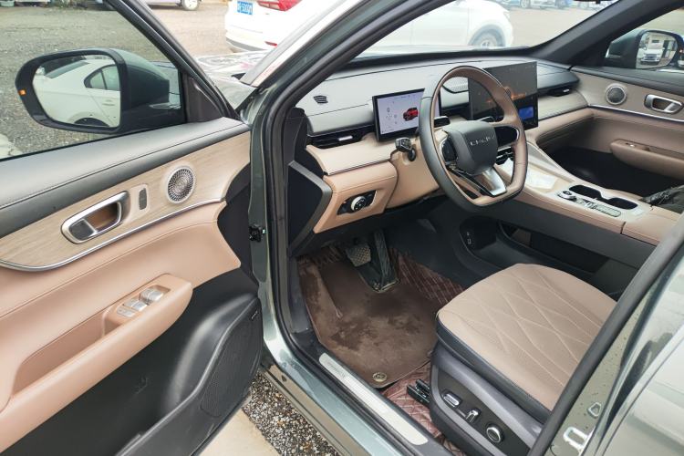 Used Chery Tiggo 8 PLUS 2025 290TGDI DCT Prestige 5-Seater Driver Seat