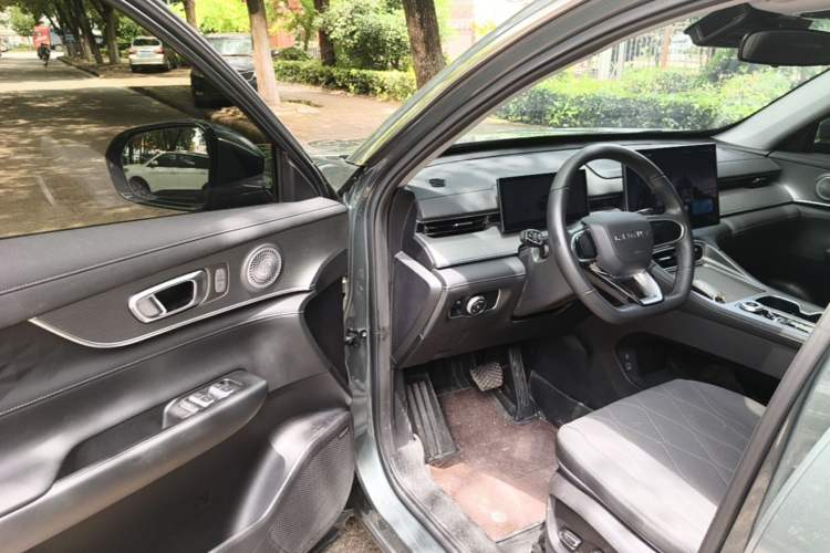 Used Chery Tiggo 8 PLUS 2025 290TGDI DCT Comfort Edition 5 Seats Driver Seat