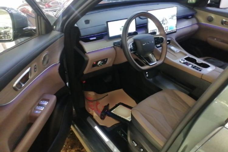 Used Chery Tiggo 8 PLUS 2025 290TGDI DCT Prestige 5-Seater Driver Seat