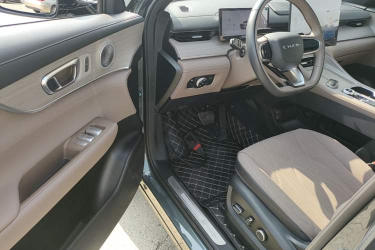 Used Chery Tiggo 8 PLUS 2025 290TGDI DCT Prestige 5-Seater Driver Seat