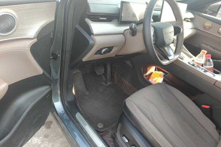 Used Chery Tiggo 8 PLUS 2025 290TGDI DCT Prestige 5-Seater Driver Seat