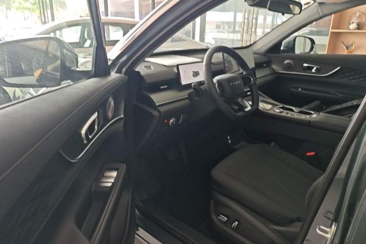 Used Chery Tiggo 8 PLUS 2025 290TGDI DCT Comfort Edition 5 Seats Driver Seat