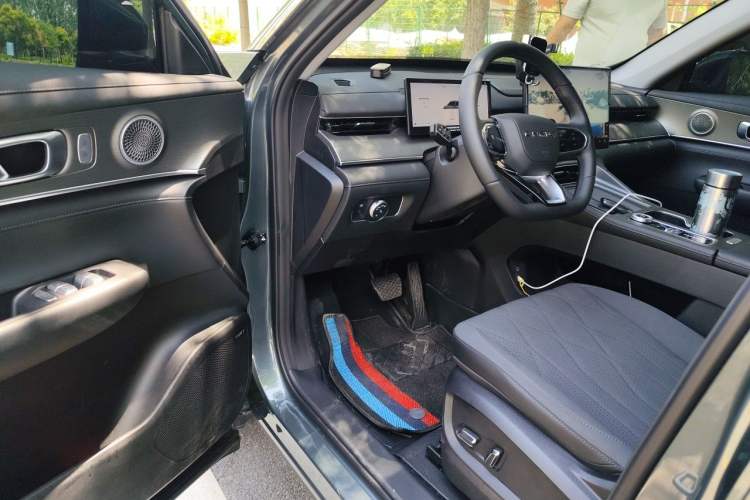 Used Chery Tiggo 8 PLUS 2025 Model 290TGDI DCT Chufeng Edition—5 Seaters Driver Seat