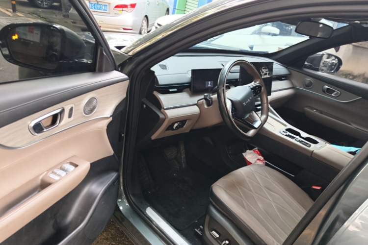 Used Chery Tiggo 8 PLUS 2025 290TGDI DCT Prestige 5-Seater Driver Seat