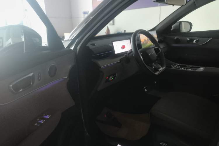 Used Chery Tiggo 8 PLUS 2025 290TGDI DCT Prestige 5-Seater Driver Seat