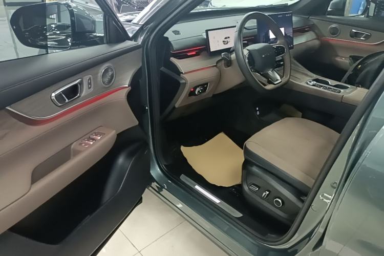 Used Chery Tiggo 8 PLUS 2025 290TGDI DCT Prestige 5-Seater Driver Seat