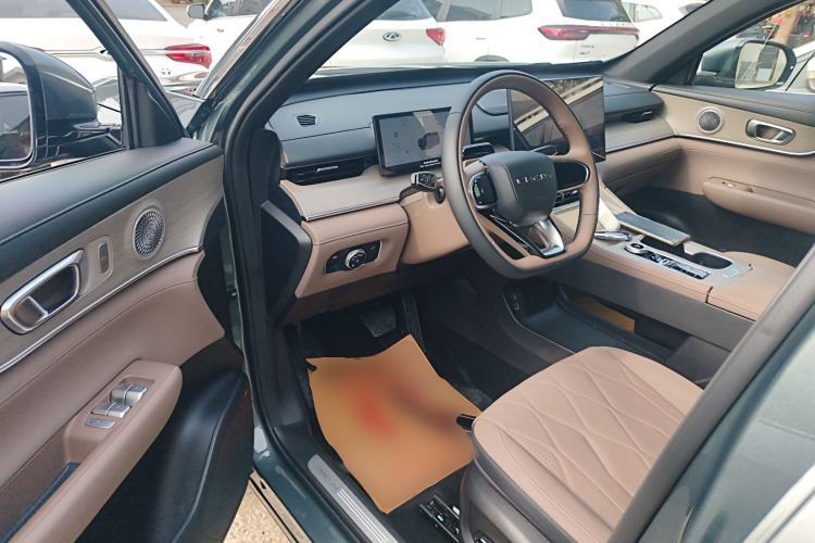 Used Chery Tiggo 8 PLUS 2025 290TGDI DCT Prestige 5-Seater Driver Seat