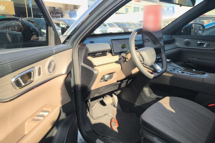 Used Chery Tiggo 8 PLUS 2025 290TGDI DCT Prestige 5-Seater Driver Seat