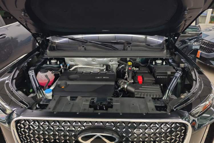 Used Chery Tiggo 8 PLUS 2025 290TGDI DCT Luxury 5-Seater Engine Bay