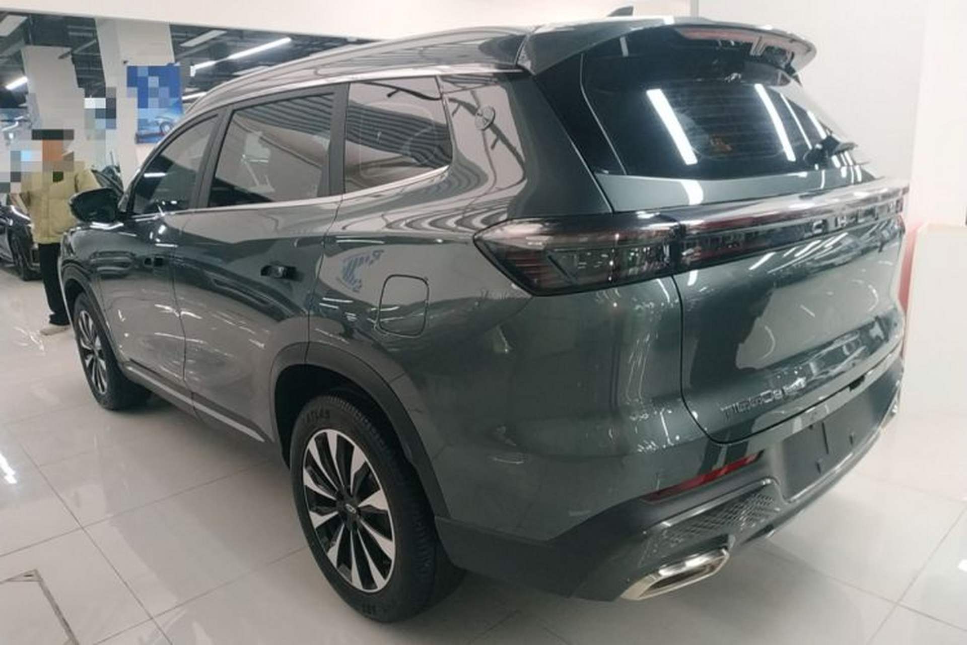 Used Chery Tiggo 8 PLUS 2025 290TGDI DCT Prestige 5-Seater Exterior 2