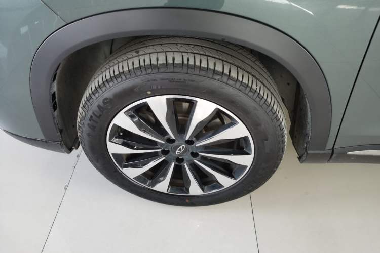 Used Chery Tiggo 8 PLUS 2025 290TGDI DCT Prestige 5-Seater Exterior 4
