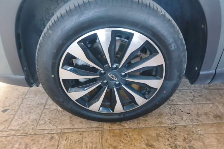 Used Chery Tiggo 8 PLUS 2025 290TGDI DCT Prestige 5-Seater Exterior 4