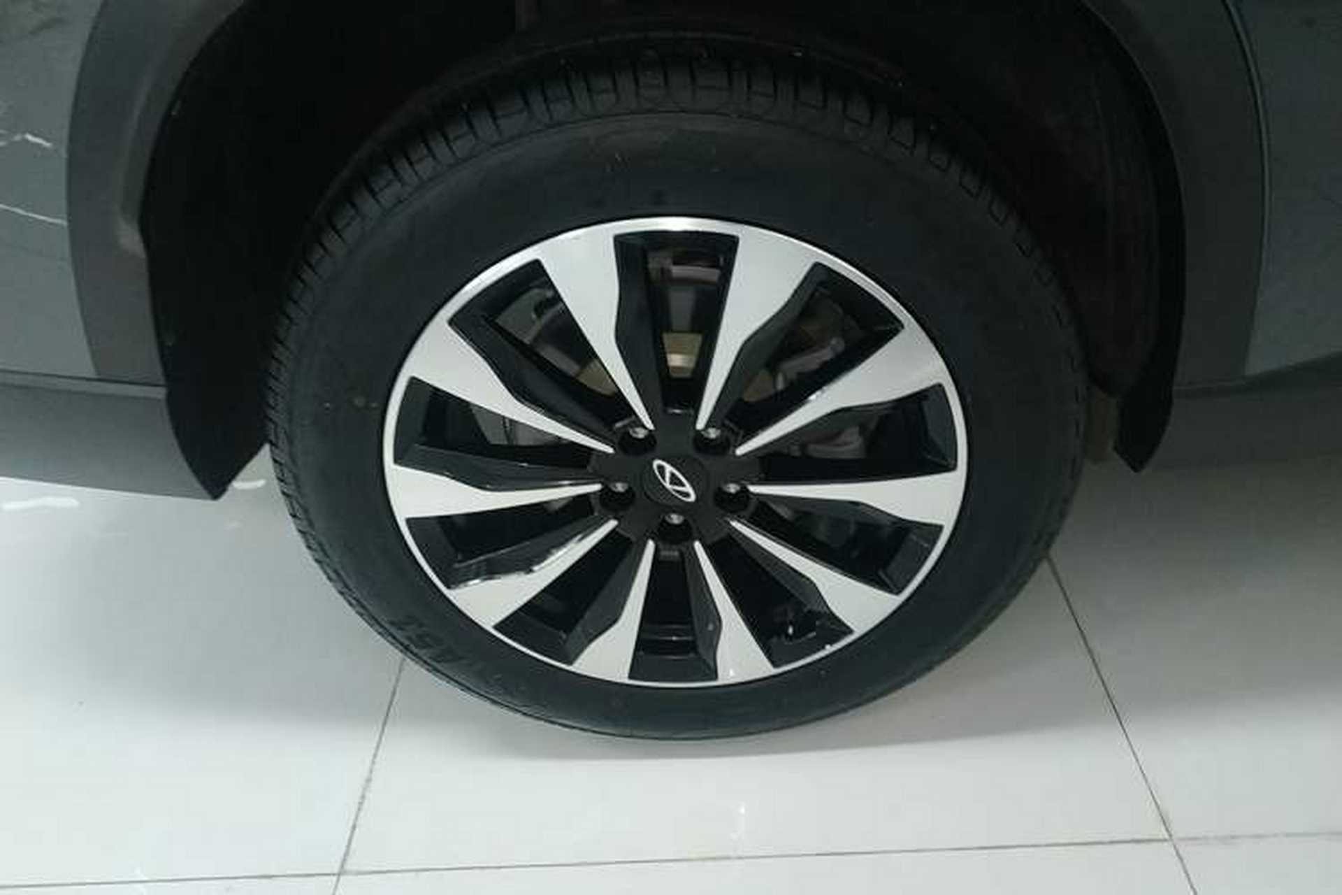Used Chery Tiggo 8 PLUS 2025 290TGDI DCT Prestige 5-Seater Exterior 5