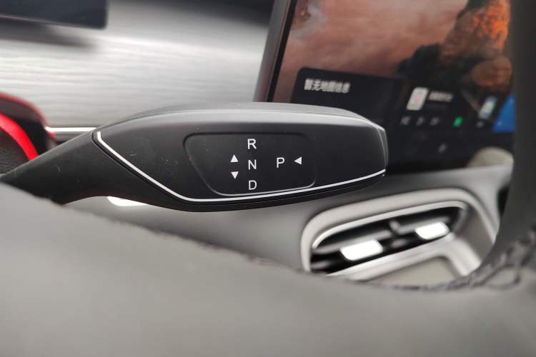 Used Chery Tiggo 8 PLUS 2025 290TGDI DCT Luxury 5-Seater Gear Lever