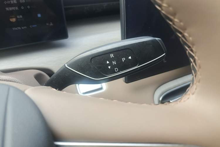 Used Chery Tiggo 8 PLUS 2025 290TGDI DCT Prestige 7-Seater Gear Lever
