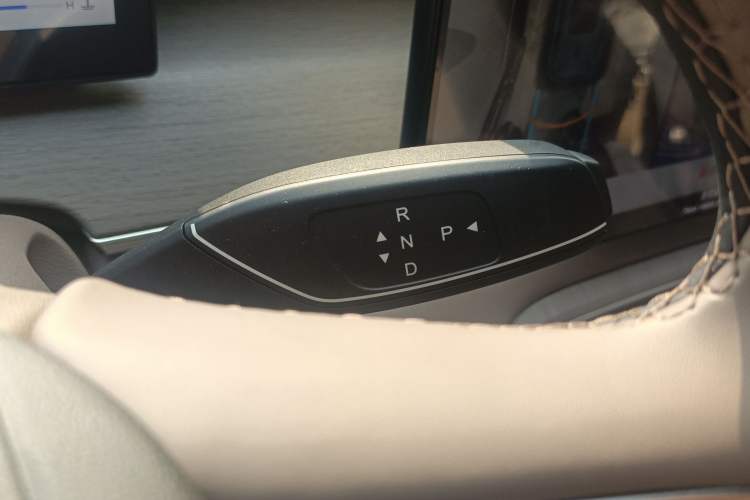 Used Chery Tiggo 8 PLUS  Gear Lever