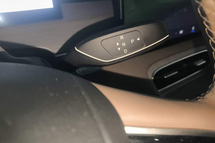 Used Chery Tiggo 8 PLUS 2025 290TGDI DCT Prestige 5-Seater Gear Lever