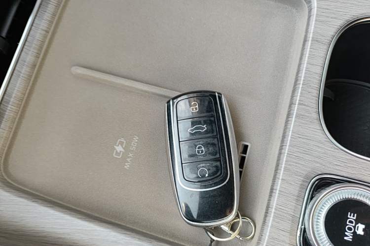 Used Chery Tiggo 8 PLUS 2025 290TGDI DCT Prestige 5-Seater Interior 1